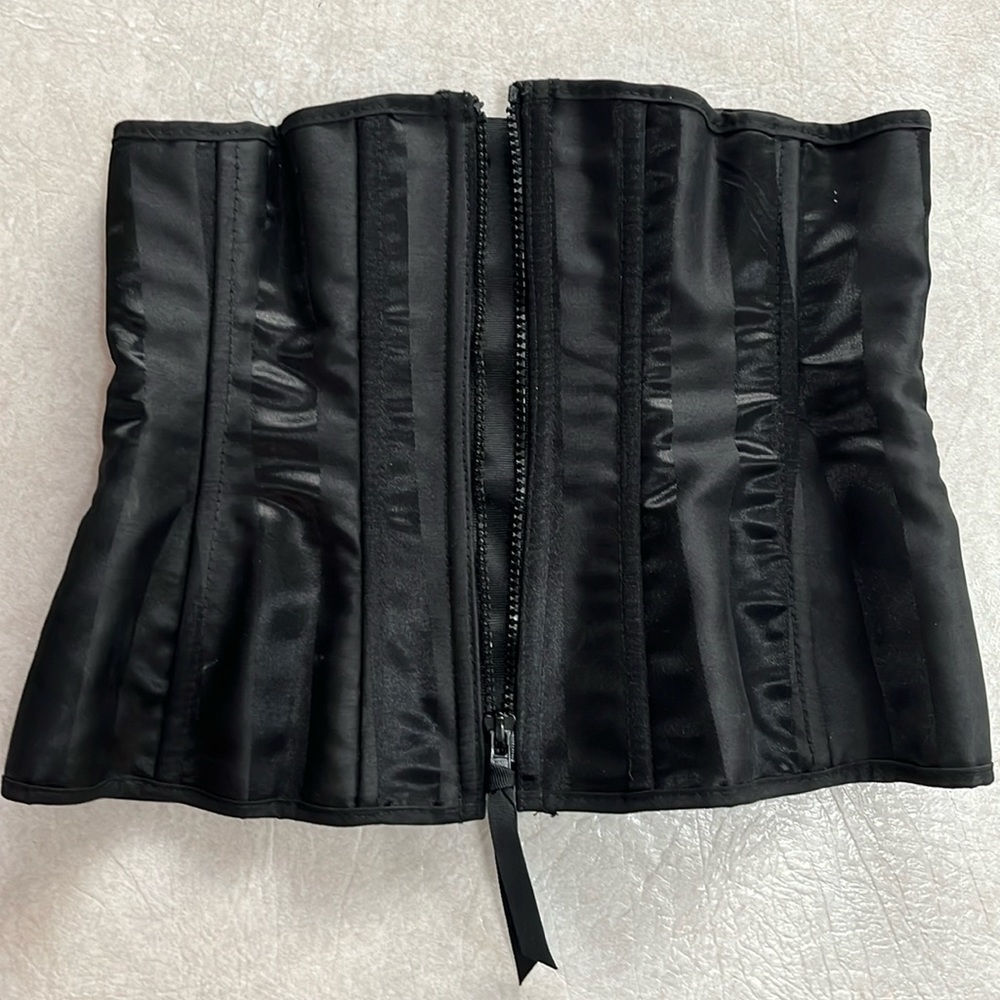 Women’s Naughty Lola Corset black size small.